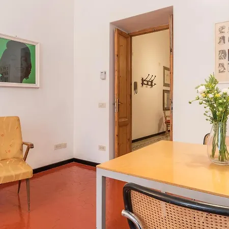 Elizabeth House Apartment *