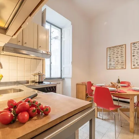 Elizabeth House Apartment *